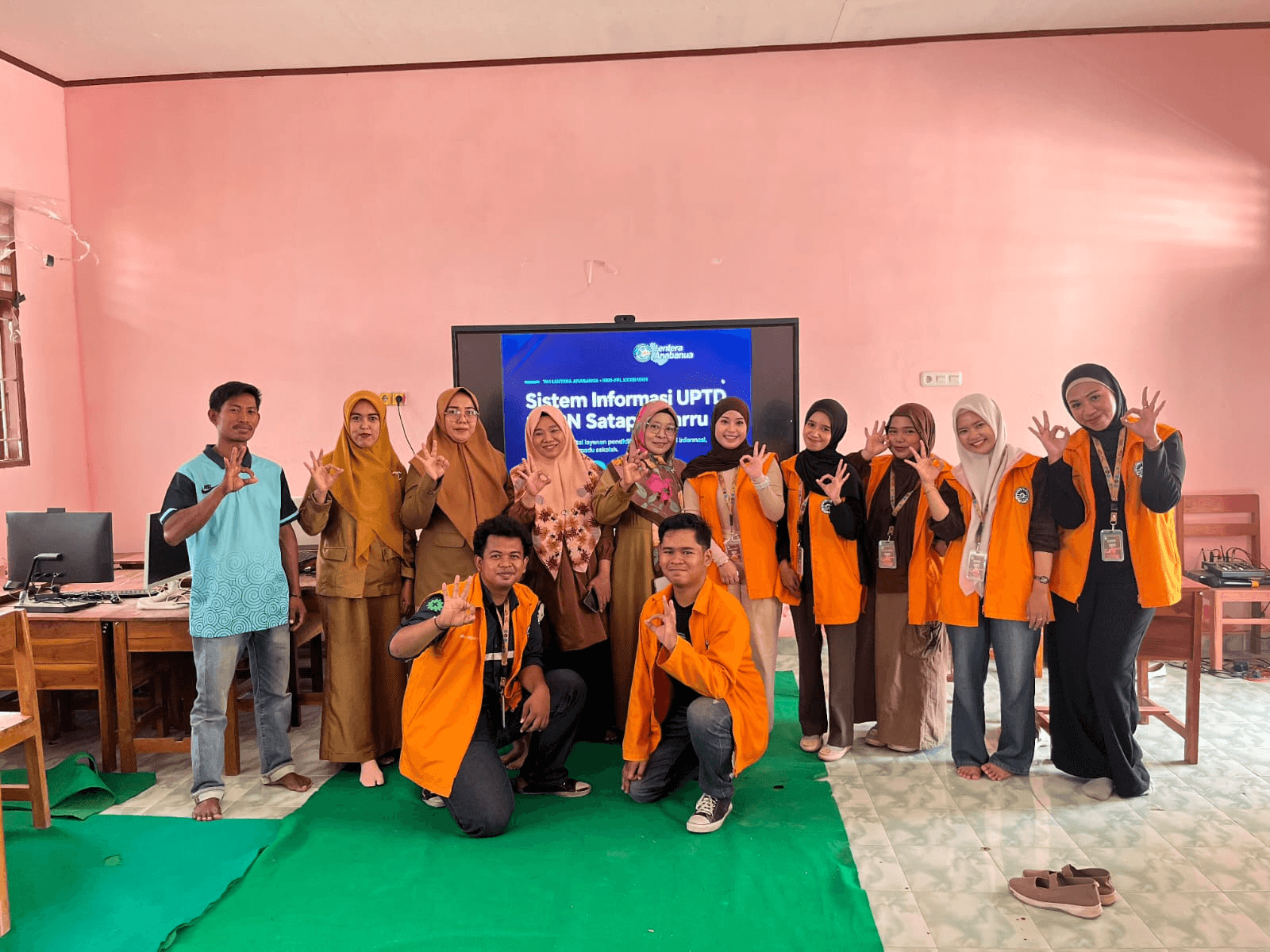 Tim Lentera Anabanua KKN-PPL Terpadu Angkatan XXXIII UNM Resmi Luncurkan Website Sistem Informasi Sekolah UPTD SMPN Satap 4 Barru
